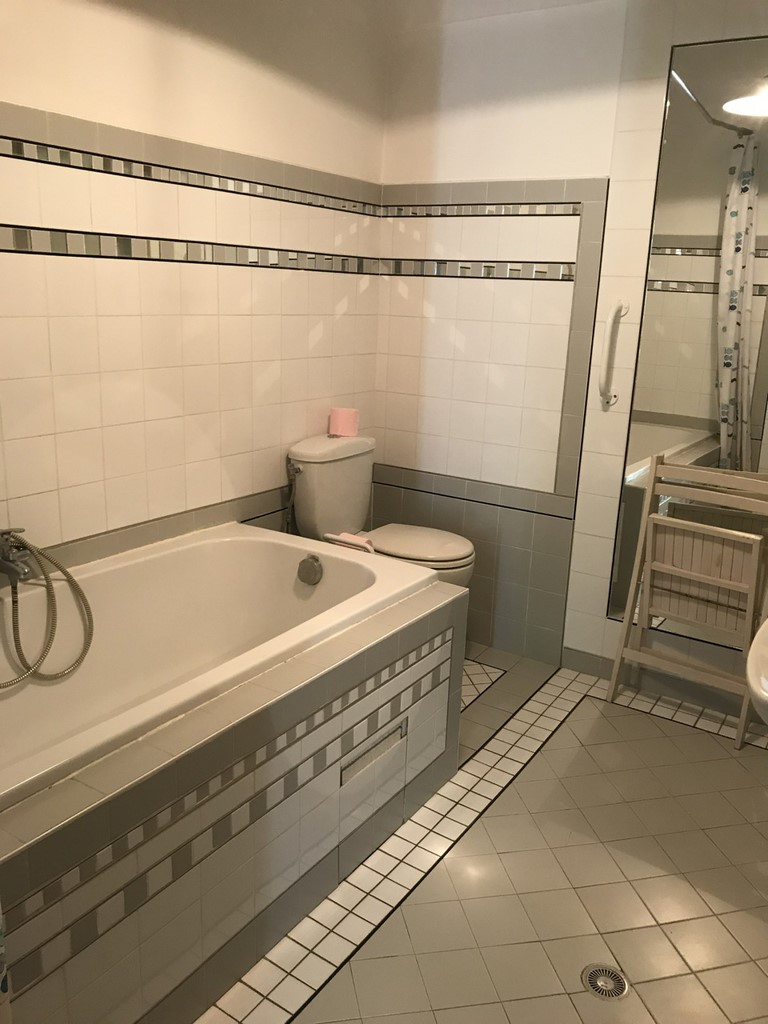 Gîte de Causeran suite Dauphinelle salle de bain