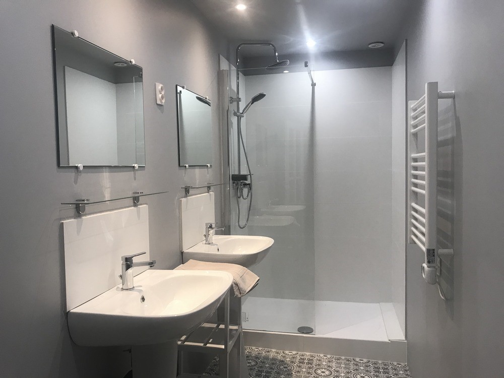 Gîte de Causeran suite Cranson sale de bain 2