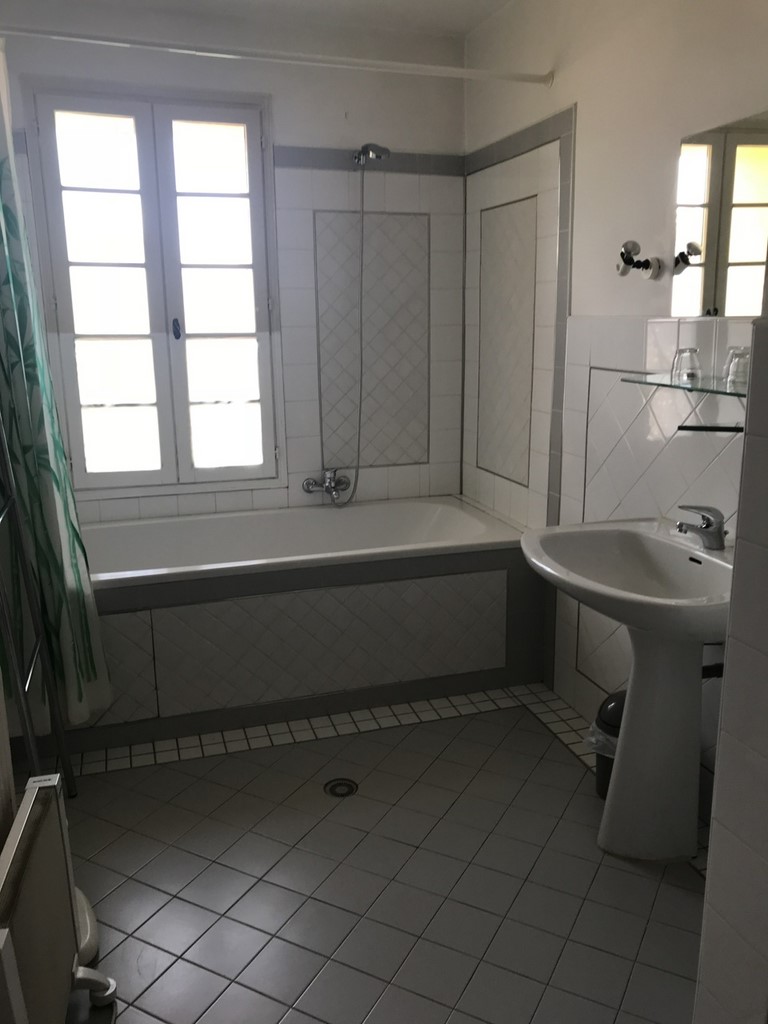 Gîte de Causeran Suite Arum salle de bain